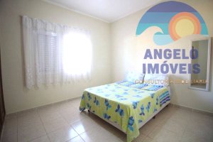 Casa lado praia á venda no bairro Imperador em Peruíbe