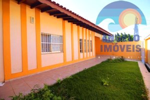 Casa lado praia á venda no bairro Imperador em Peruíbe
