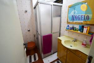 Apartamento com 2 dormitorios, sendo 1 suite em Peruibe, á 400 metros da praia