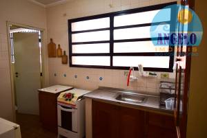 Apartamento com 2 dormitorios, sendo 1 suite em Peruibe, á 400 metros da praia