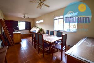 Casa com 3 dormitórios, sendo 1 suíte em Peruíbe, á 200 metros da praia