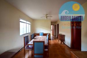 Casa com 3 dormitórios, sendo 1 suíte em Peruíbe, á 200 metros da praia