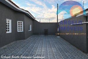 Casa á venda no bairro São José em Peruíbe