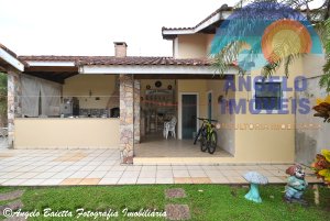 Casa á venda no bairro Jardim Marcia em Peruíbe