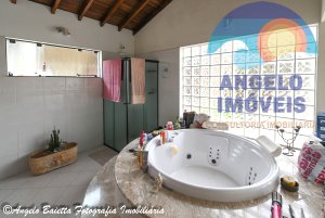 Casa á venda no bairro Jardim Marcia em Peruíbe