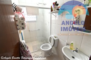 Casa com piscina á venda no bairro Ribamar em Peruíbe