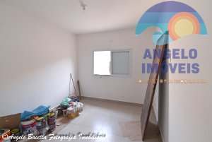 Casa lado praia com piscina á venda no bairro Oásis em Peruíbe