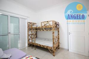 Casa para venda no bairro Oásis em Peruíbe, até 200 metros da praia