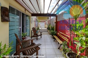 Casa lado praia á venda no bairro Cidade Nova Peruíbe em Peruíbe