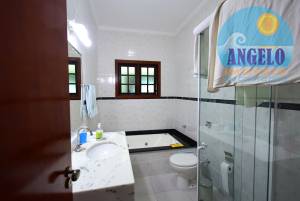 Casa para venda no bairro Imperador em Peruíbe, entre 400 e 800 metros da praia