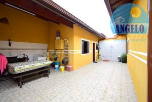 Casa para venda no bairro Imperador em Peruíbe, entre 400 e 800 metros da praia