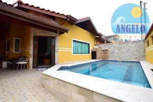 Casa para venda no bairro Imperador em Peruíbe, entre 400 e 800 metros da praia