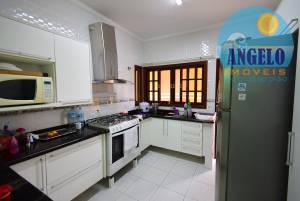 Casa para venda no bairro Imperador em Peruíbe, entre 400 e 800 metros da praia