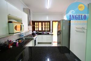Casa para venda no bairro Imperador em Peruíbe, entre 400 e 800 metros da praia