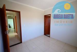 Casa á venda no bairro Stella Maris em Peruíbe com pagamento facilitado