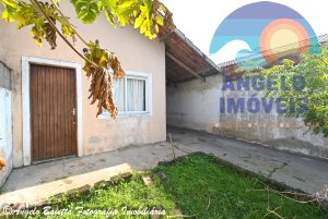 Casa á venda no bairro Antonio Novaes em Peruíbe