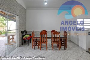 Casa lado praia á venda no bairro Centro em Peruíbe