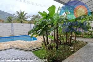 Casa lado praia á venda no bairro Centro em Peruíbe