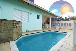 Casa lado praia com piscina á venda no bairro Cidade Nova Peruíbe em Peruibe