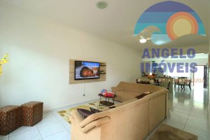 Casa lado praia com piscina á venda no bairro Cidade Nova Peruíbe em Peruibe