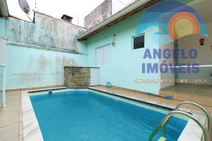 Casa lado praia com piscina á venda no bairro Cidade Nova Peruíbe em Peruibe