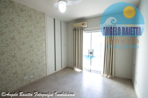 Casa á venda no bairro Florida em Peruíbe