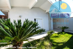 Casa á venda no bairro Florida em Peruíbe
