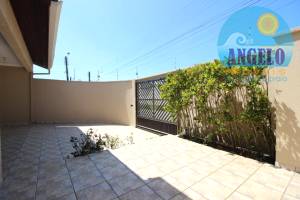 Casa para venda no bairro Jardim Marcia em Peruibe, entre 400 e 800 metros da praia
