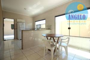 Casa para venda no bairro Jardim Marcia em Peruibe, entre 400 e 800 metros da praia
