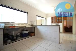 Casa para venda no bairro Jardim Marcia em Peruibe, entre 400 e 800 metros da praia