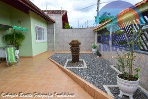 Casa com 3 dormitórios á venda no bairro São João Batista em Peruíbe