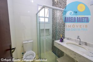 Casa á venda no bairro Flora Rica em Peruíbe