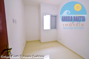 Casa á venda no bairro Flora Rica em Peruíbe