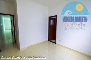 Casa á venda no bairro Flora Rica em Peruíbe