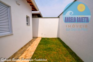 Casa á venda no bairro Flora Rica em Peruíbe