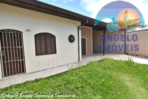 Casa á venda no bairro Arpoador em Peruíbe