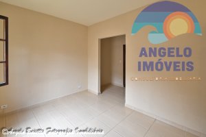 Casa á venda no bairro Arpoador em Peruíbe