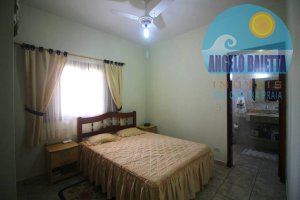 Casa á venda no bairro Continental em Peruíbe