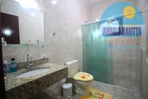 Casa á venda no bairro Continental em Peruíbe
