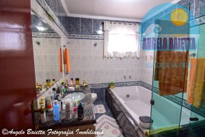 Sobrado á venda no condomínio Bougainvilleé I em Peruíbe