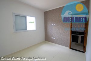Casa com piscina á venda no bairro Flora Rica em Peruíbe