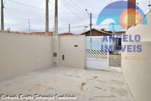 Casa para venda no bairro Jardim Peruibe em Peruibe