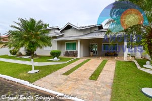Casa á venda no condomínio Bougainvillée V em Peruíbe