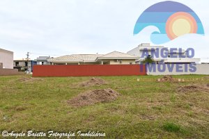 Terreno á venda no condomínio Bougainvillée IV em Peruíbe