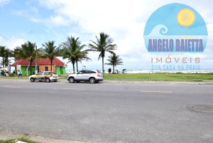 Terreno frente ao mar á venda no bairro Oásis em Peruíbe