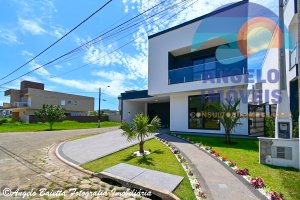 Sobrado para locação no Condomínio Bougainvillée IV
