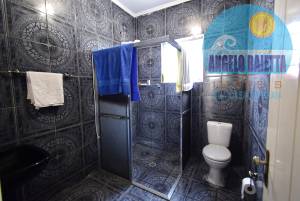 Casa com piscina á venda no bairro Josedy, á 600 metros da praia
