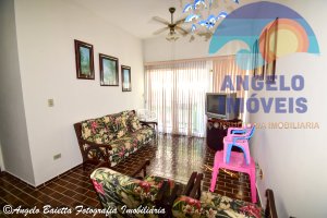 Apartamento lado praia á venda no bairro Belmira Novaes em Peruíbe