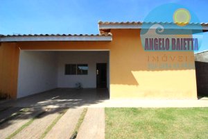 Casa para venda no bairro Maria Helena Novaes em Peruíbe, até 200 metros da praia