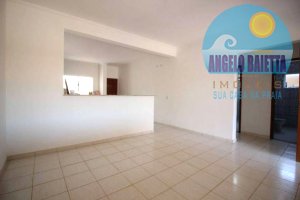 Casa para venda no bairro Maria Helena Novaes em Peruíbe, até 200 metros da praia